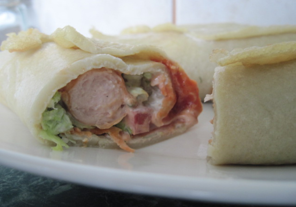Naleśnikowe hot-dogi foto