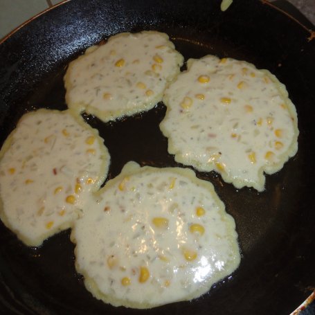 Krok 4 - Naleśnikowe placki z cebulą foto