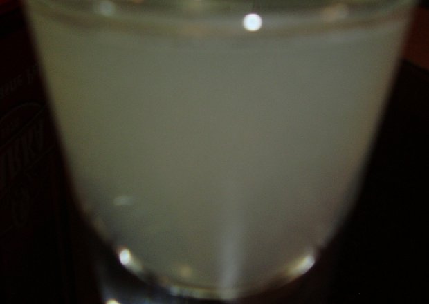 Fotografia przedstawiająca Nalewka cytrynowa