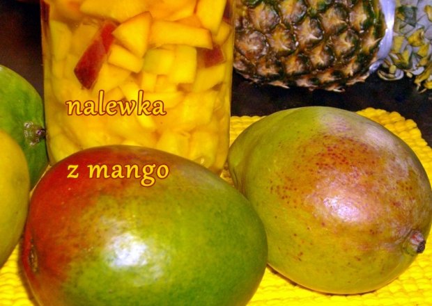 Fotografia przedstawiająca Nalewka mango z cukrem palmowym