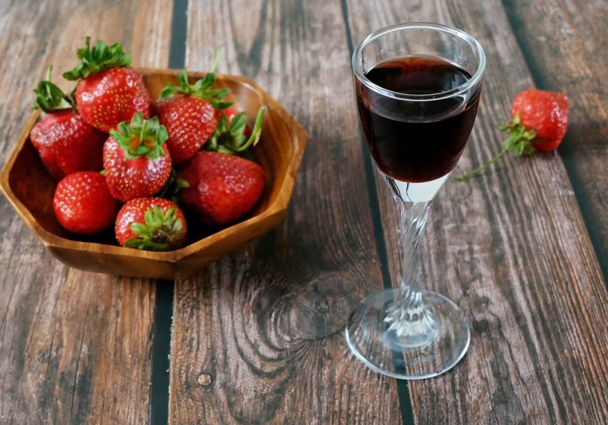 Nalewka truskawkowa foto