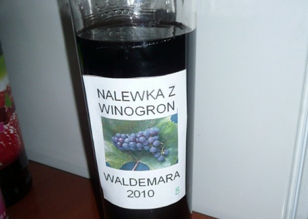 Fotografia przedstawiająca nalewka winogronowa Waldemara :)