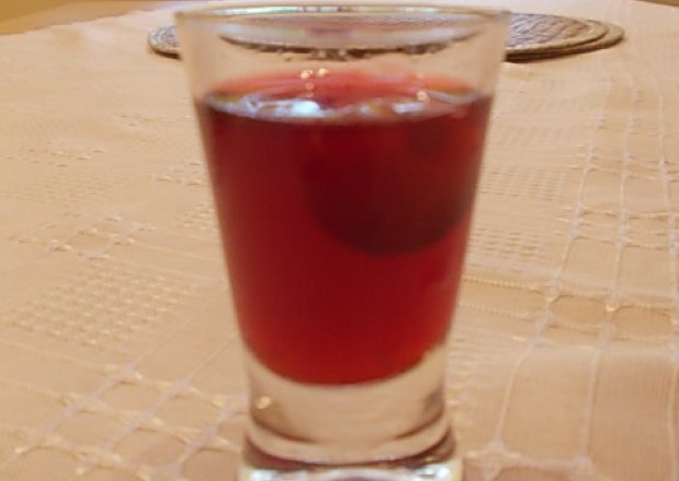Fotografia przedstawiająca nalewka z wiśni sokowych