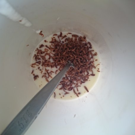 Krok 3 - Napój jogurtowy z wodą kokosową i czekoladą (straciatella)  foto