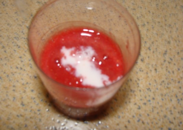 Fotografia przedstawiająca napój truskawkowy I