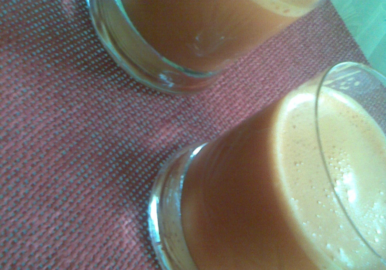 Naturalny sok z marchewki i arbuza foto