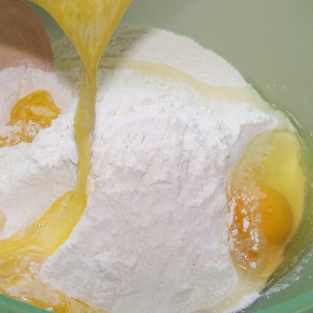 Krok 4 - Nie tylko na słodko, czyli maślane bułeczki :) foto