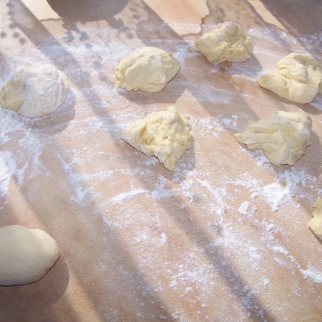 Krok 5 - Nie tylko na słodko, czyli maślane bułeczki :) foto