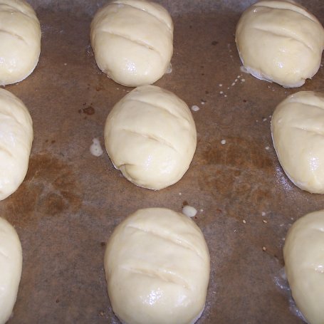 Krok 6 - Nie tylko na słodko, czyli maślane bułeczki :) foto