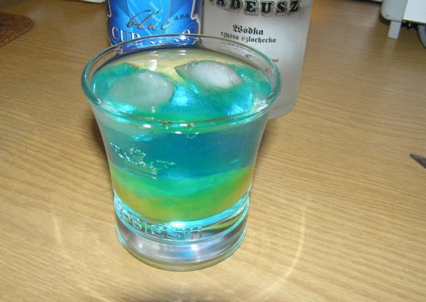 Fotografia przedstawiająca Niebieski drink