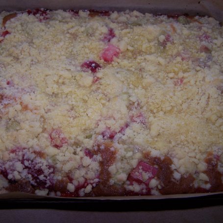 Krok 10 - Nieco bardziej reprezentacyjne, czyli ciasta z rabarbarem i truskawkami odsłona II :) foto