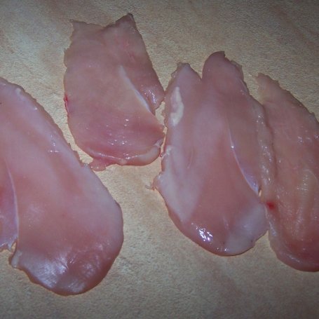 Krok 1 - Nieco wzbogacony kurczak, czyli pierś w pestkach dyni :) foto