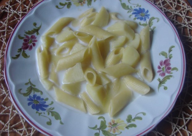 Fotografia przedstawiająca Nietypowa zupa z mlekiem