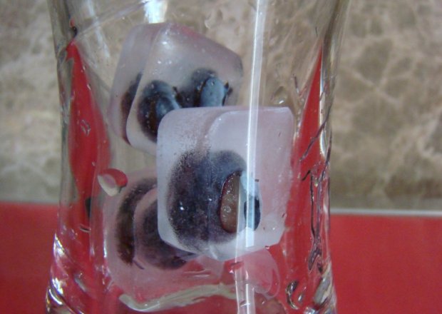 Fotografia przedstawiająca Niezwykłe kostki lodu do chłodnych napojów