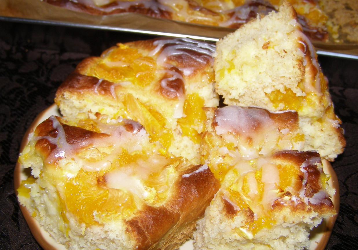 nocne ciasto drożdżowe smaczne i łatwe z mandarynkami...  foto