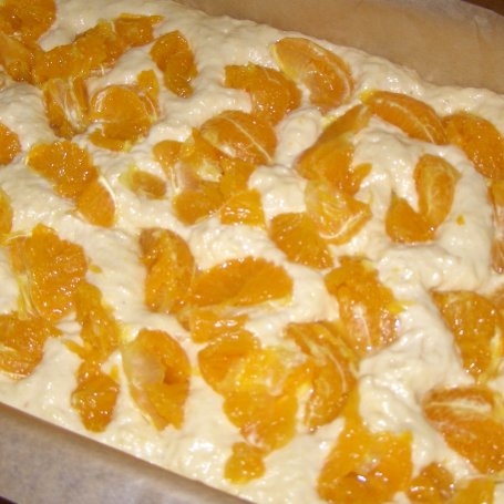 Krok 4 - nocne ciasto drożdżowe smaczne i łatwe z mandarynkami...  foto