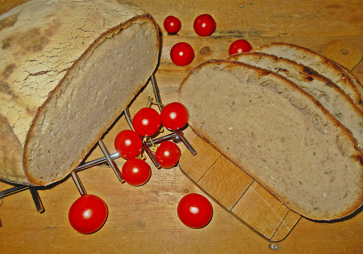 Nocny chleb na zakwasie foto
