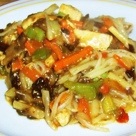 Krok 4 - Noodle chińskie w curry foto