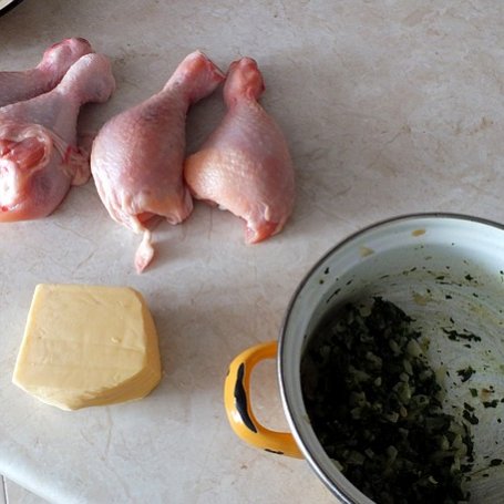 Krok 1 - Nóżki kurczaka faszerowane szpinakiem foto