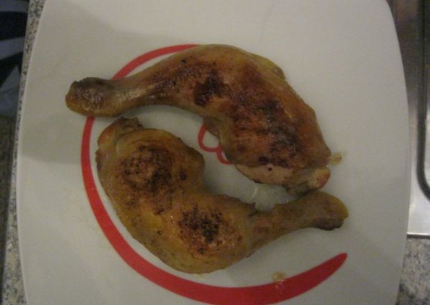Fotografia przedstawiająca Nóżki z kurczaka w piekarniku