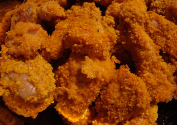 Fotografia przedstawiająca Nuggetsy w chipsach z papryką