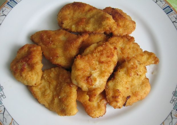 Fotografia przedstawiająca Nuggetsy z piersi kurczaka