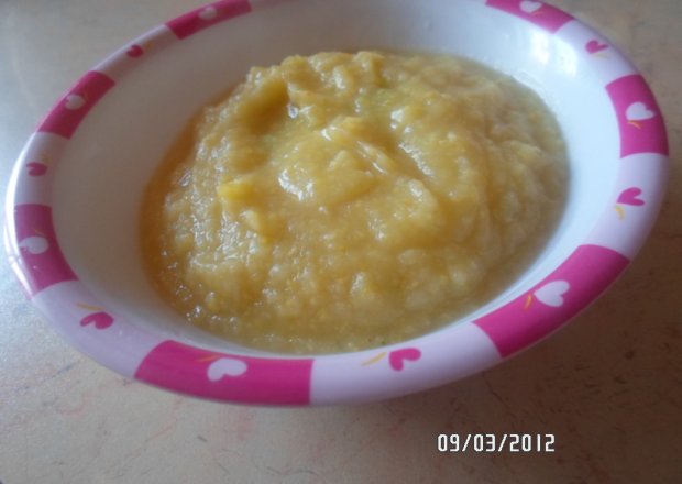 Fotografia przedstawiająca Obiad dla niemowlaka: Kartoflanka z kukurydzą