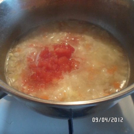 Krok 5 - Obiad dla niemowlaka: Pomidorówka z cielęcinką i kapustką foto