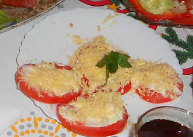Fotografia przedstawiająca Obłędne pomidorki pod serową pierzynką z nutką czosnku