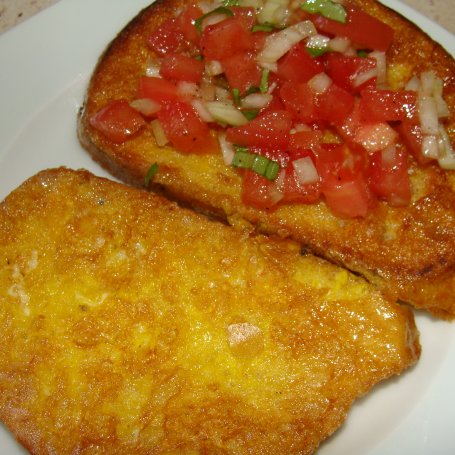 Krok 4 - Odsmażany chleb z salsą pomidorową foto