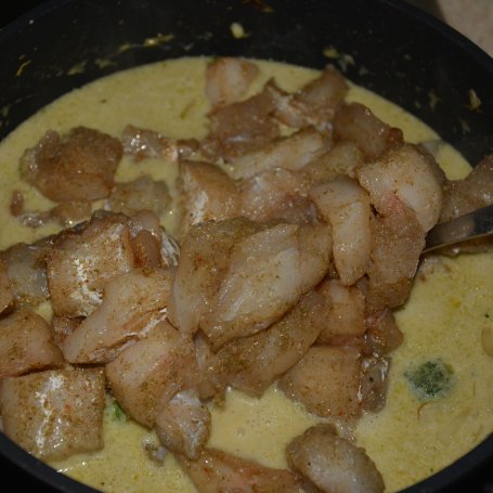 Krok 5 - Ogniste zielone curry z dorszem foto