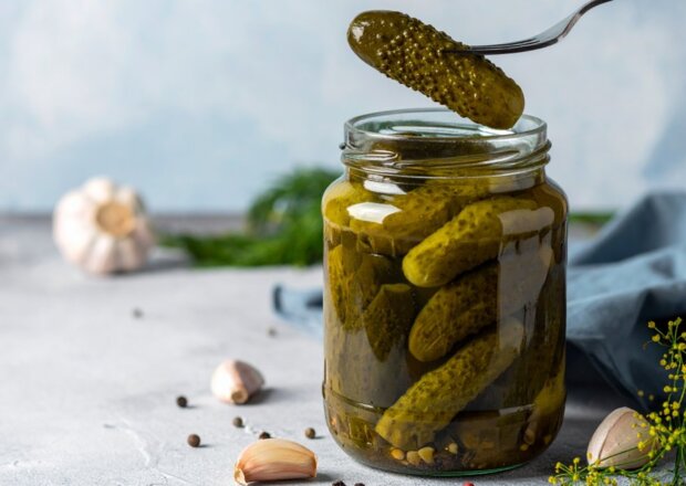 Fotografia przedstawiająca Ogórki konserwowe z miodem