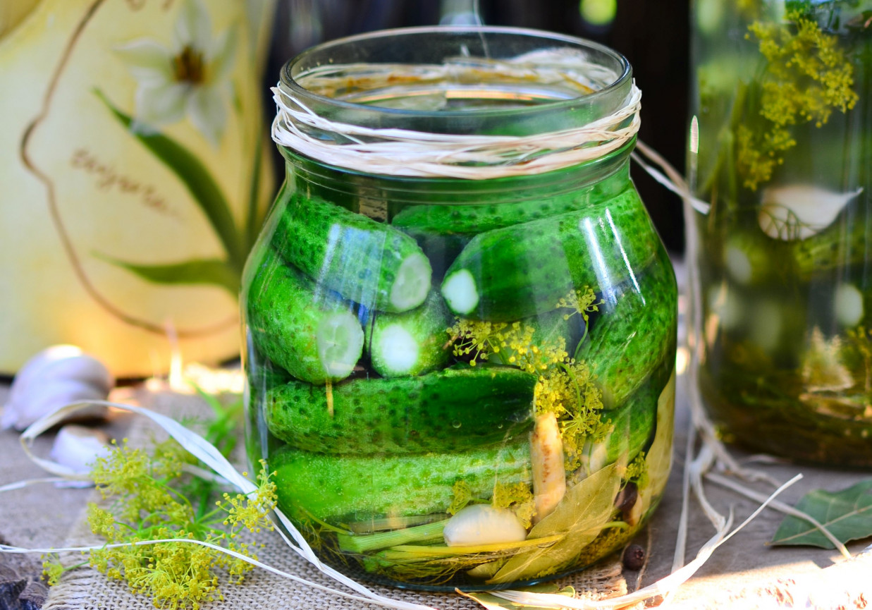 Ogórki małosolne foto