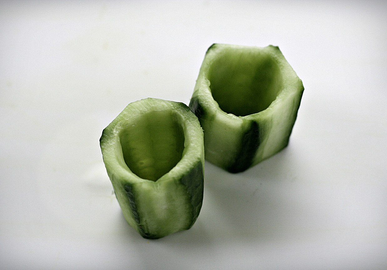 Ogórki nadziewane twarogiem z wasabi i imbirem foto