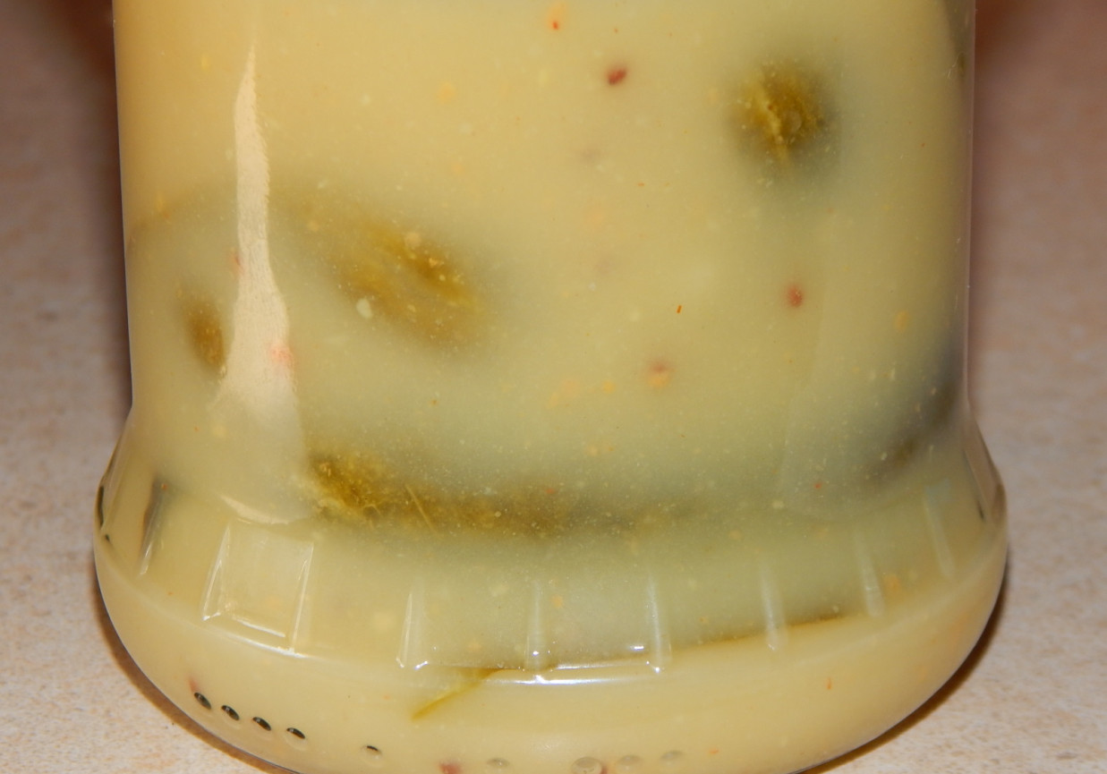 Ogórki w zalewie musztardowej z curry foto