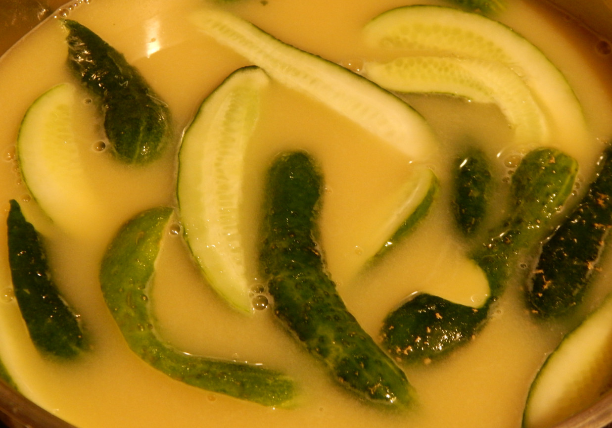 Ogórki w zalewie musztardowej z curry foto