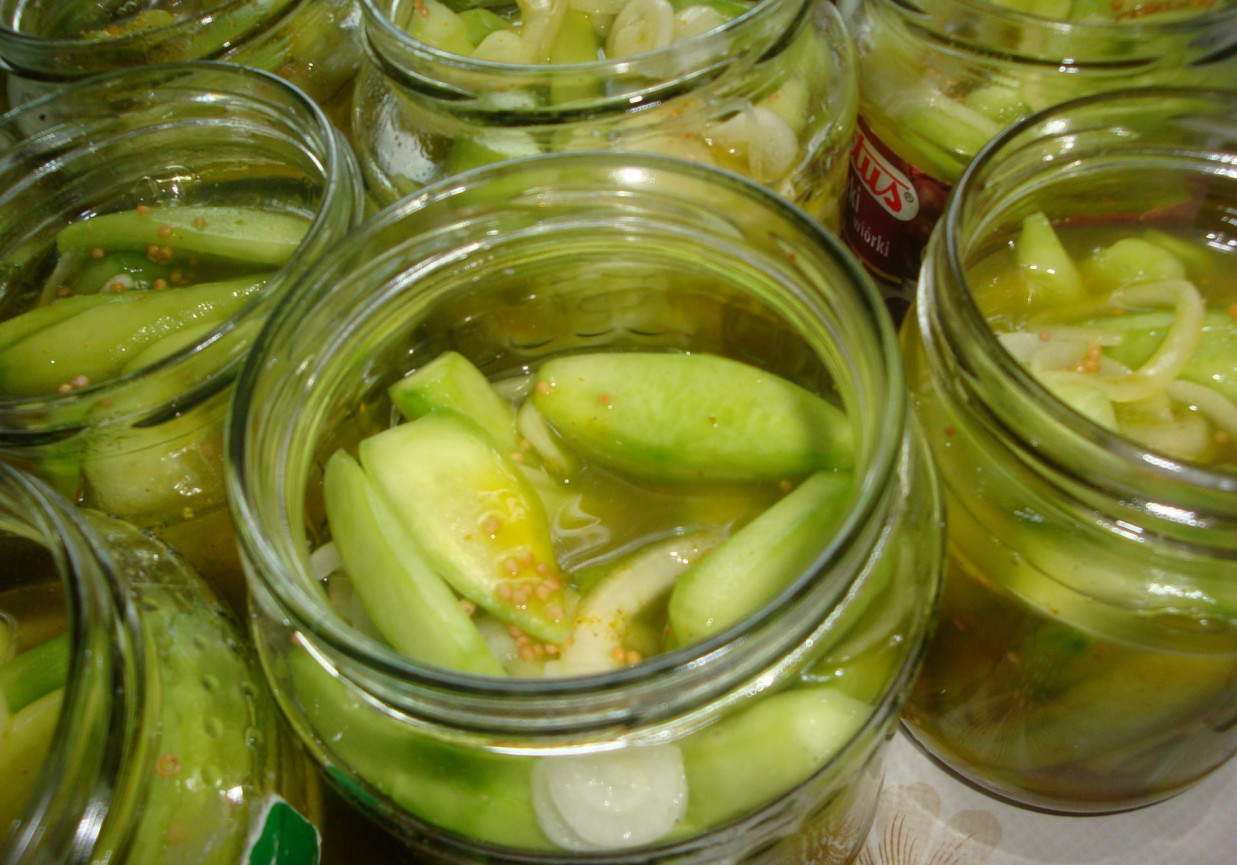 Ogórki z curry zaprawione do słoików foto