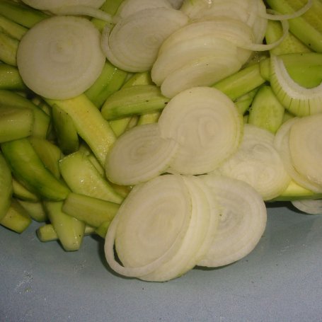 Krok 2 - Ogórki z curry zaprawione do słoików foto