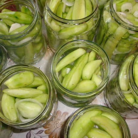 Krok 4 - Ogórki z curry zaprawione do słoików foto