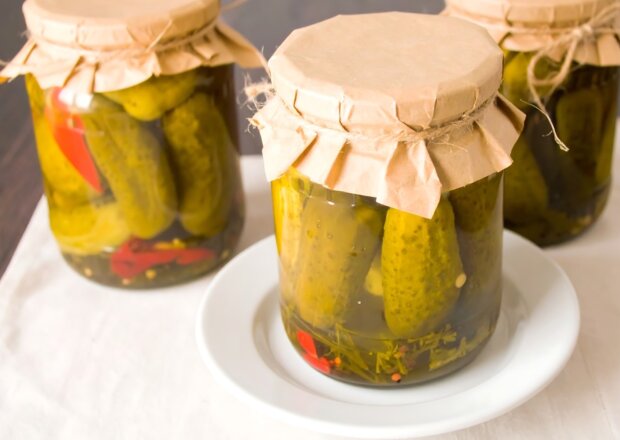 Fotografia przedstawiająca Ogórki z pieprzem ziołowym