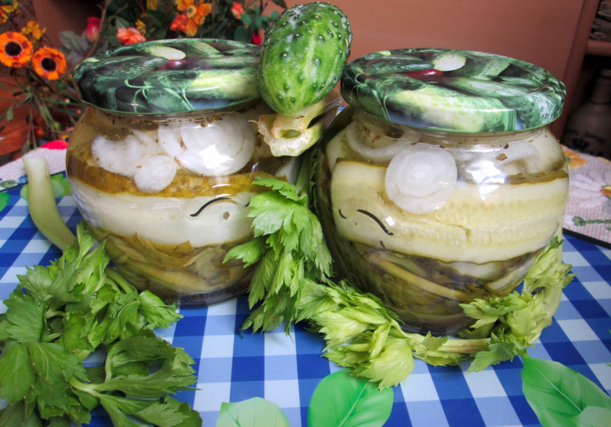 Ogórki z selerem naciowym (do słoików) foto
