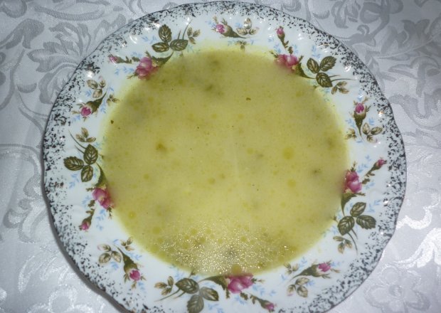 Fotografia przedstawiająca Ogórkowa z ryżem