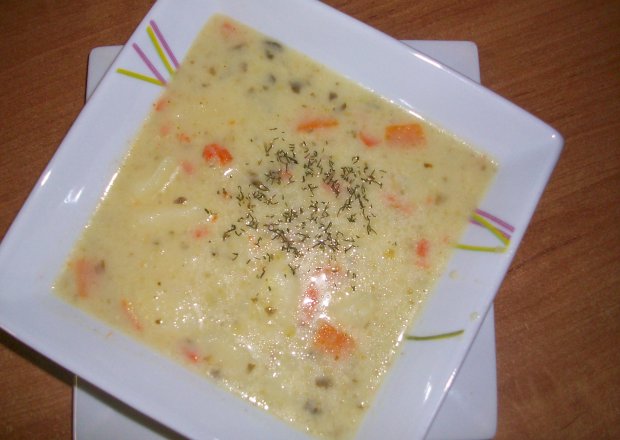 Fotografia przedstawiająca Ogórkowa zupa