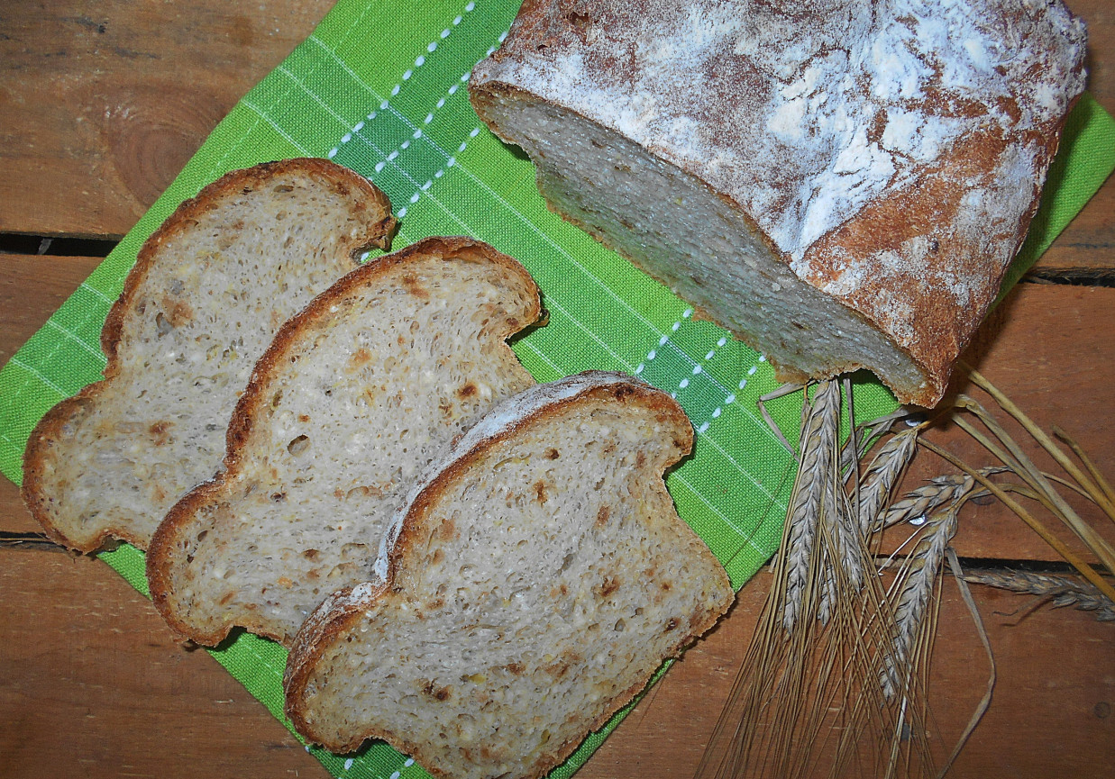 Ogórkowy chleb z cebulą foto