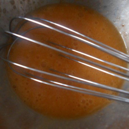 Krok 5 - Omleciki z karmelizowanymi truskawkami foto