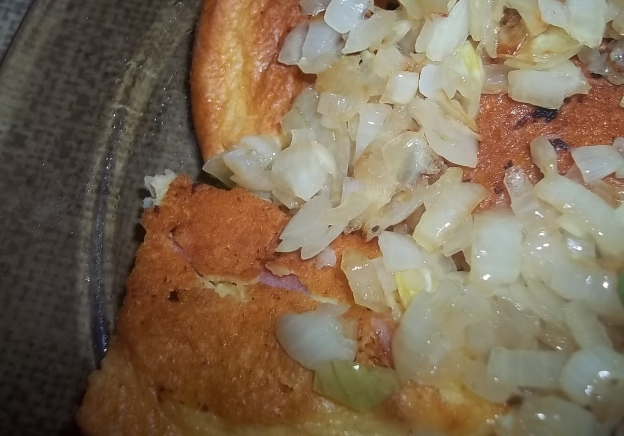 Omlet cesarski na słono z boczkiem foto