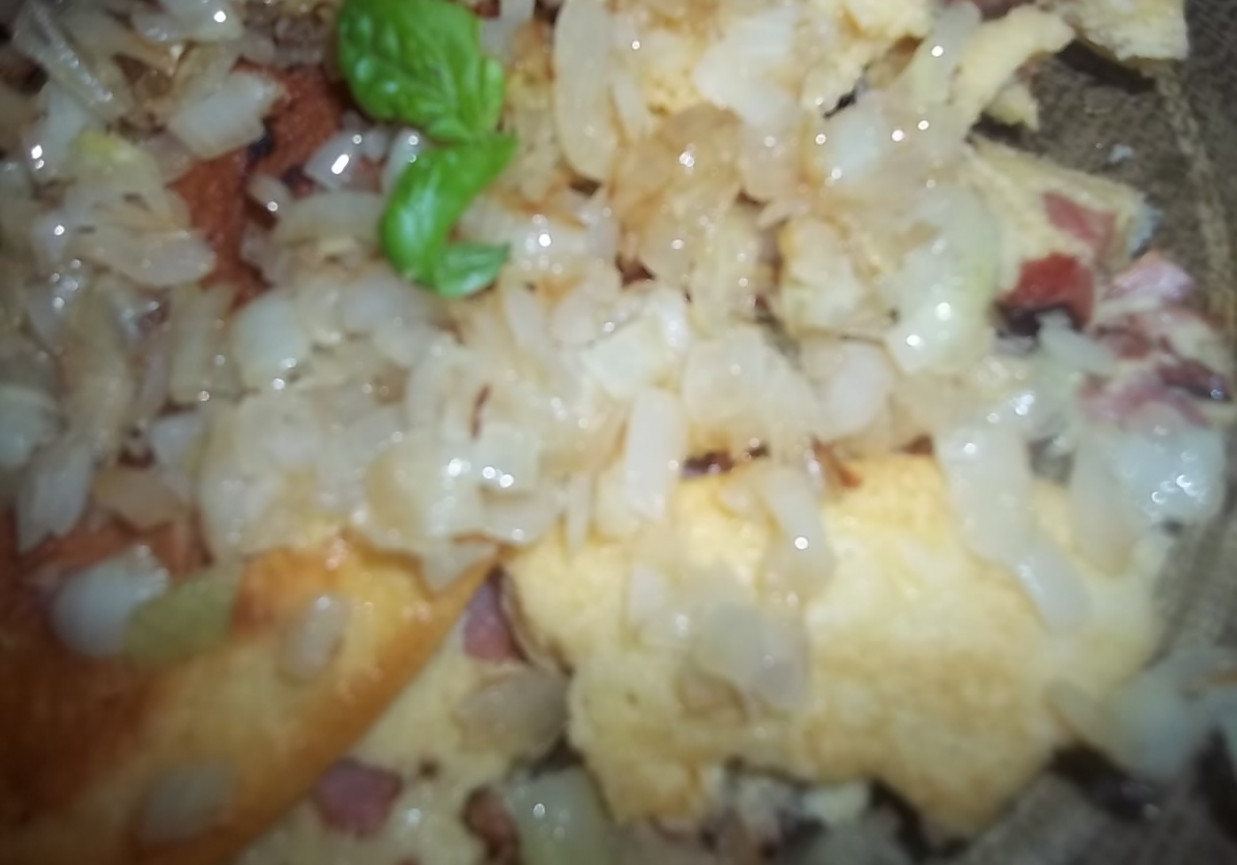 Omlet cesarski na słono z boczkiem foto