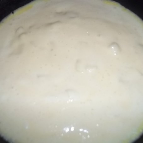 Krok 4 - Omlet cesarski z gruszką i jogurtem greckim foto