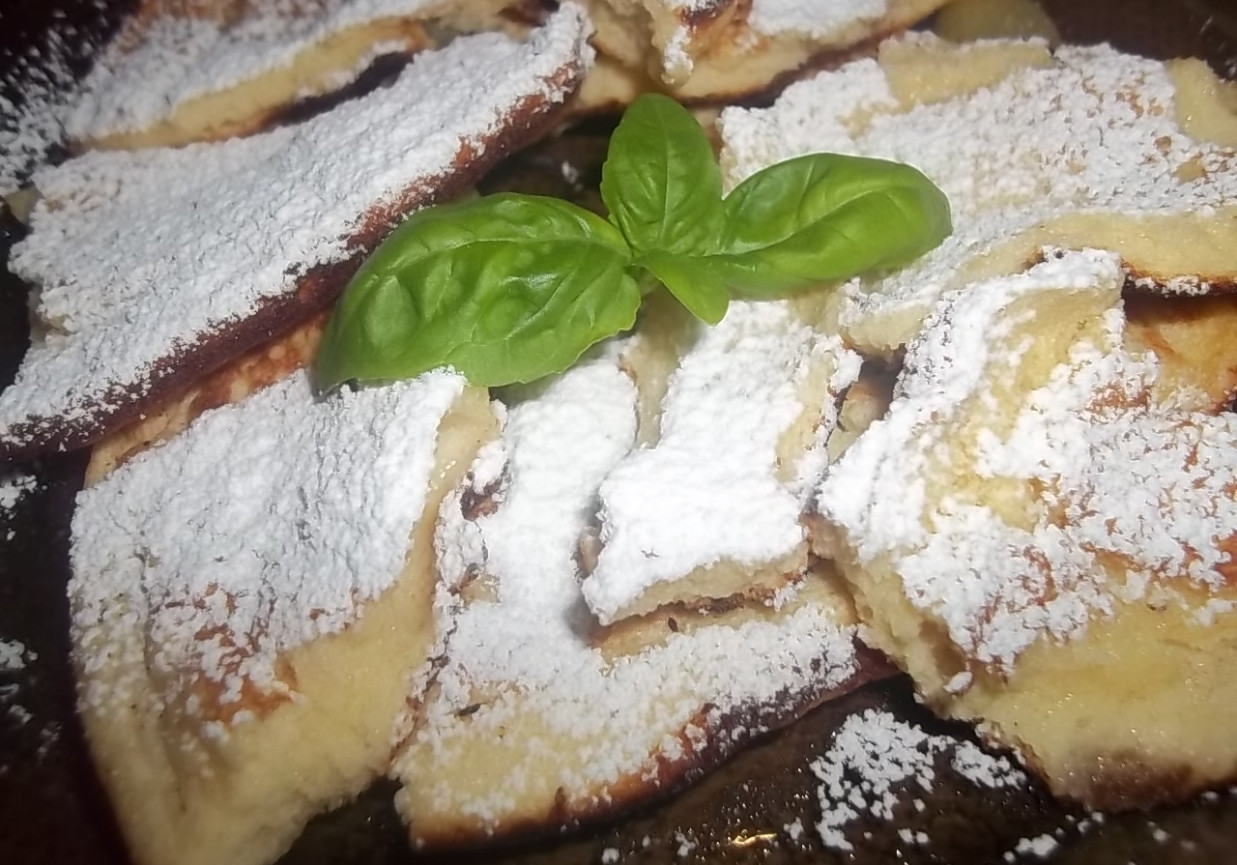 Omlet cesarski z winogronami foto