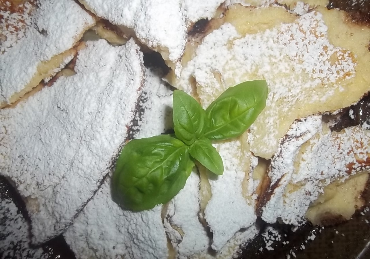 Omlet cesarski z winogronami foto